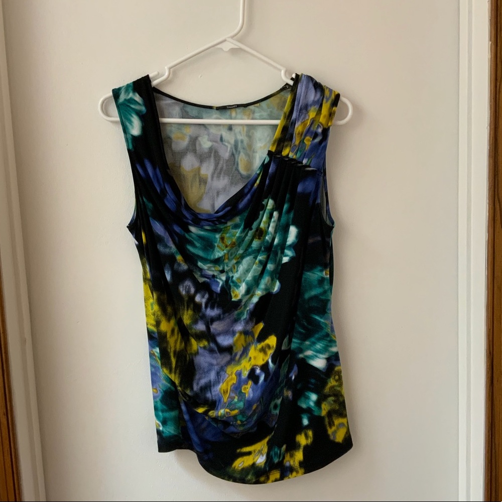 Tahari sleeveless top size M